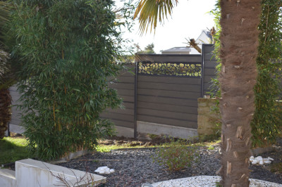 ClÃ´ture en lames composites - Plomodiern